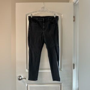 American Eagle Black Jean Jegging women’s size 14 Short Petite Pants stretch👖